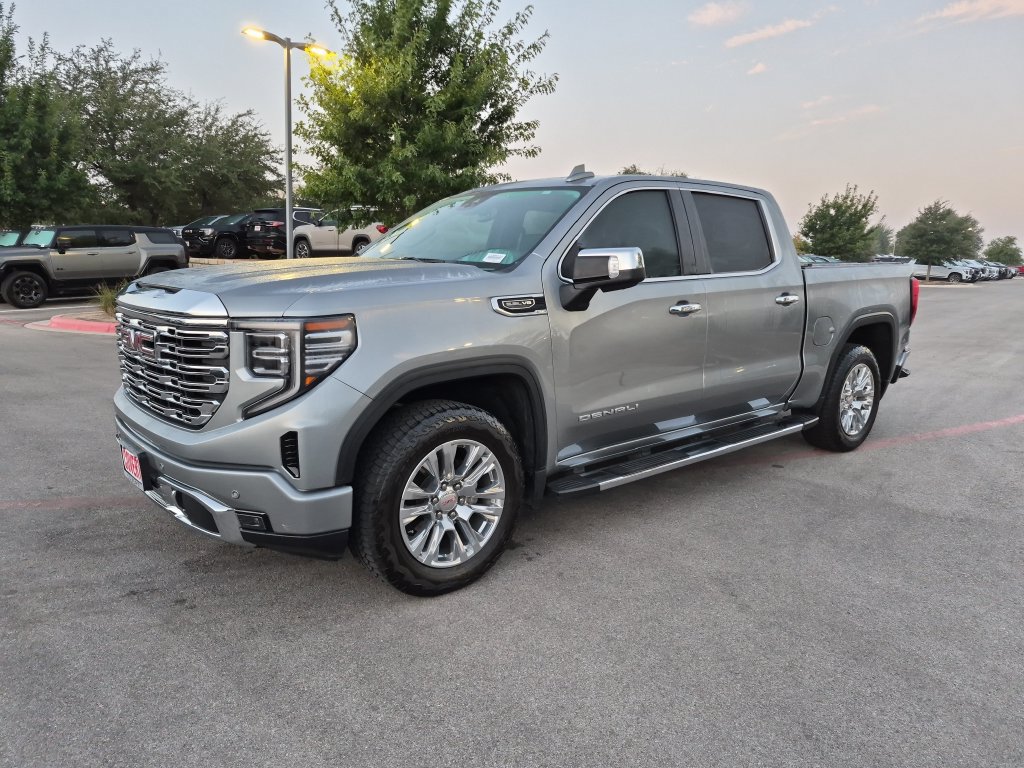 Used 2025 GMC Sierra 1500 Denali AWD/4WD image 3