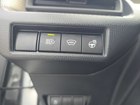 Used 2025 Toyota Prius XLE image 31