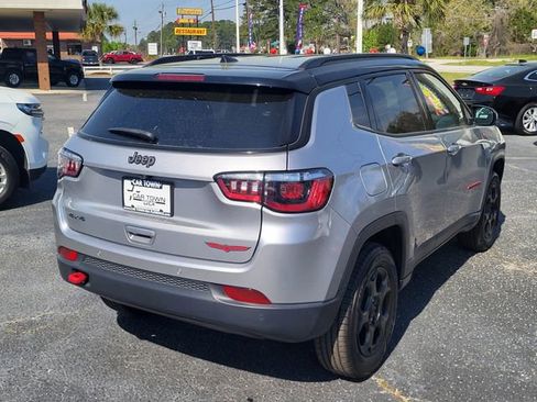 Used 2024 Jeep Compass Trailhawk AWD/4WD image 2