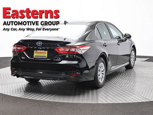 Used 2020 Toyota Camry LE w/ Sunroof Package FWD image 5
