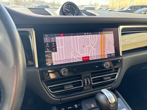 Used 2024 Porsche Macan Turbo image 24