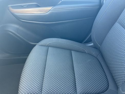 Used 2022 GMC Acadia SLE w/ Driver Convenience Package image 21