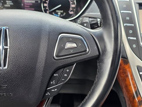 Used 2018 Lincoln MKX Reserve image 23