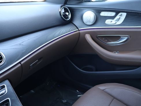 Used 2022 Mercedes-Benz E 450 4MATIC Sedan image 43