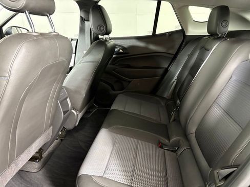 Used 2024 Chevrolet Trax LT FWD image 39