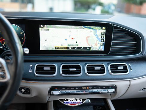 Used 2020 Mercedes-Benz GLS 450 4MATIC image 33