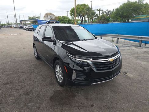 Used 2023 Chevrolet Equinox LT image 2