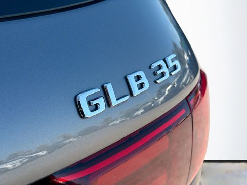 Used 2025 Mercedes-Benz GLB 35 AMG 4MATIC image 43