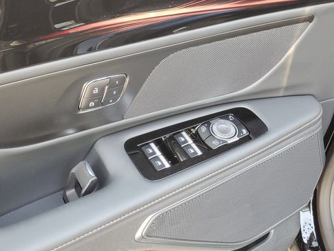 New 2026 Lincoln Nautilus Premier image 9