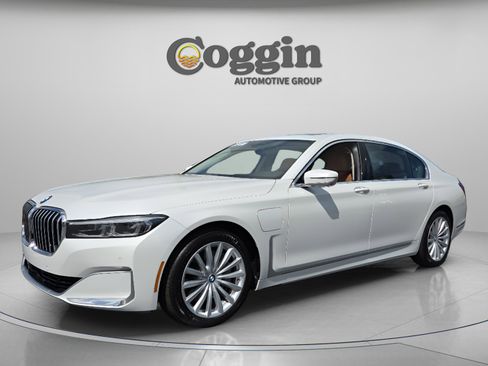 Used 2020 BMW 745e xDrive image 1