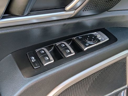 Used 2025 Kia Telluride S FWD image 13