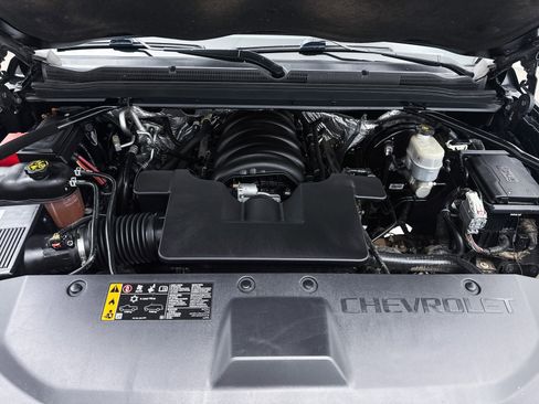 Used 2017 Chevrolet Suburban LT w/ Luxury Package image 12