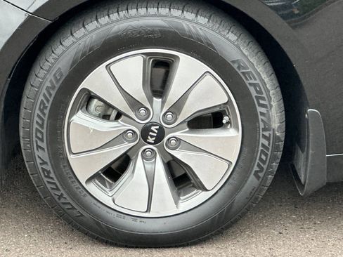 Used 2017 Kia Optima Premium w/ Hybrid Convenience Package FWD image 24