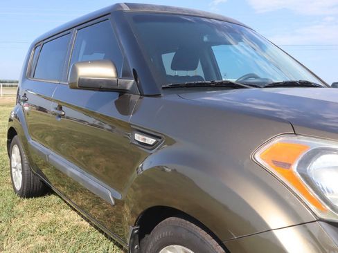 Used 2013 Kia Soul FWD image 20