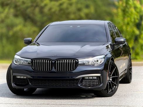 Used 2019 BMW 740i w/ Executive Package RWD image 2