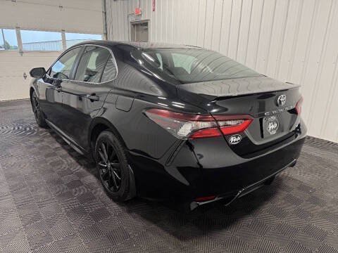 Used 2024 Toyota Camry SE FWD image 3