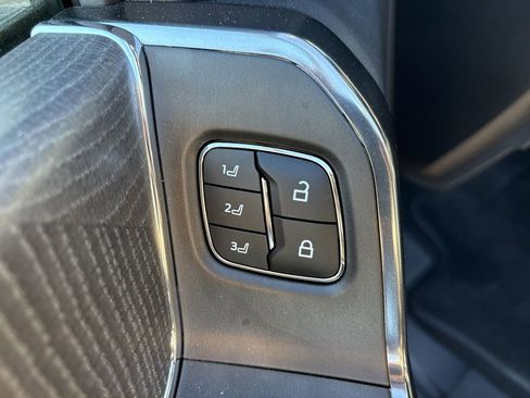 Used 2025 Ford F450 Platinum image 11