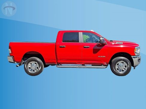 Used 2024 RAM 2500 Big Horn w/ Bed Utility Group AWD/4WD image 9