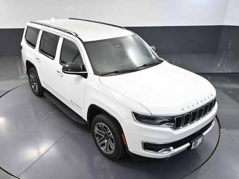 Used 2023 Jeep Wagoneer Series II AWD/4WD image 44