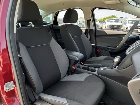 Used 2014 Ford Focus SE FWD image 27