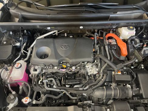 Certified 2024 Toyota RAV4 LE AWD/4WD image 9