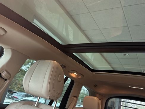 Used 2022 Mercedes-Benz GLS 450 4MATIC image 7