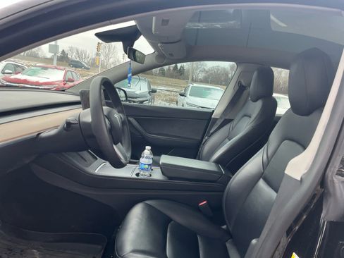 Used 2021 Tesla Model Y Long Range image 8