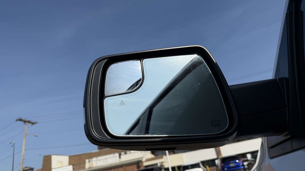 Used 2019 RAM 1500 Laramie AWD/4WD image 41