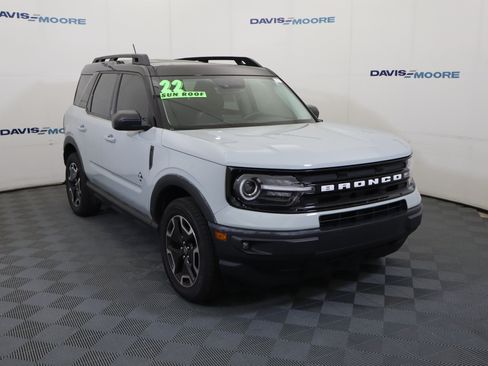 Used 2022 Ford Bronco Sport Outer Banks w/ Tech Package AWD/4WD image 3