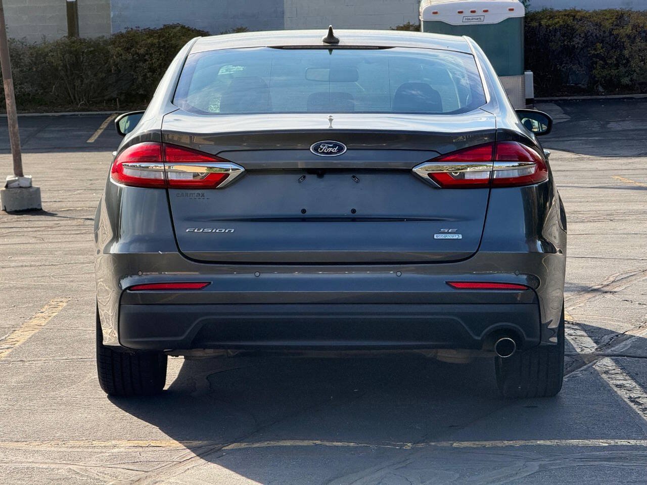 Used 2020 Ford Fusion SE FWD image 4