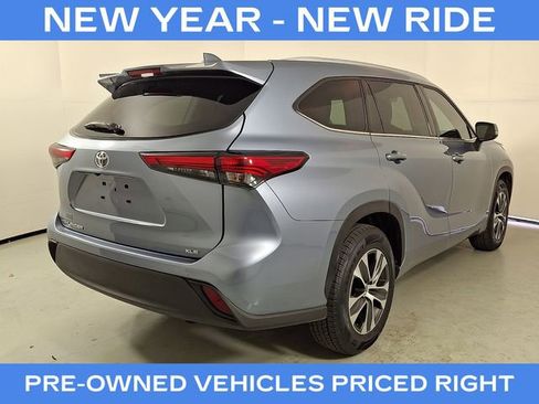 Certified 2022 Toyota Highlander XLE image 8