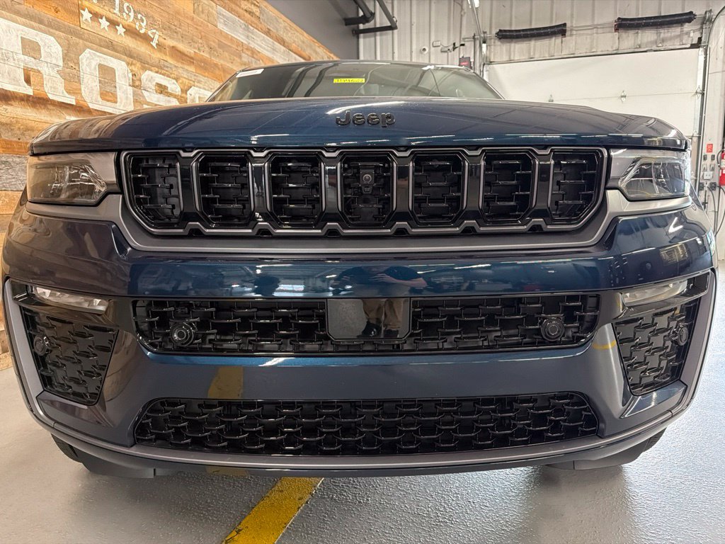 New 2026 Jeep Grand Cherokee Limited AWD/4WD image 7