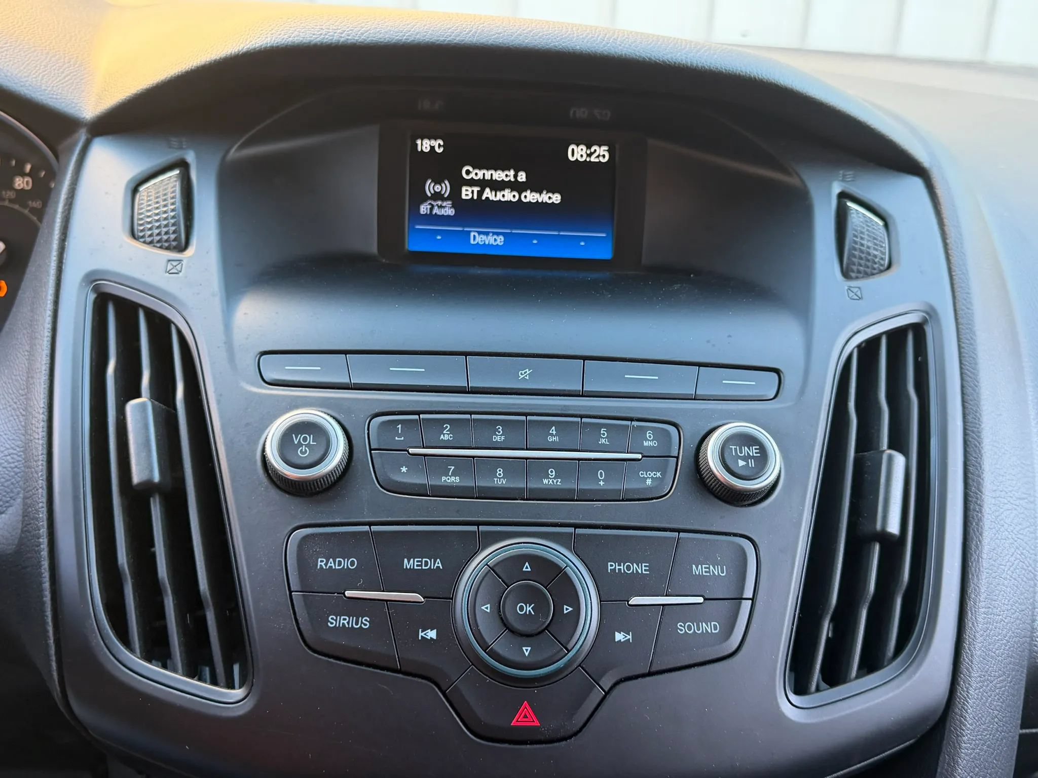 Used 2018 Ford Focus SE FWD image 26