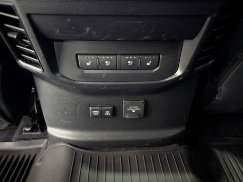 Used 2025 Toyota Tundra Platinum image 11