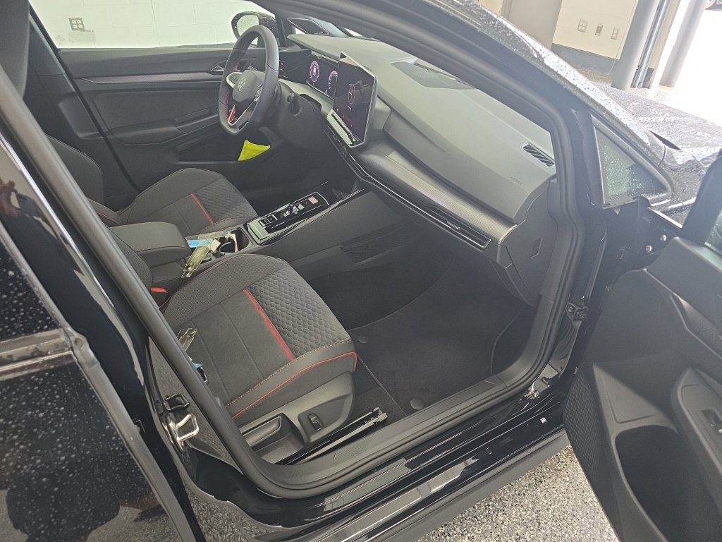 New 2026 Volkswagen GTI SE FWD image 11