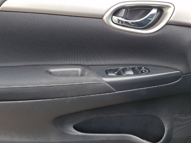 Used 2015 Nissan Sentra SV FWD image 13