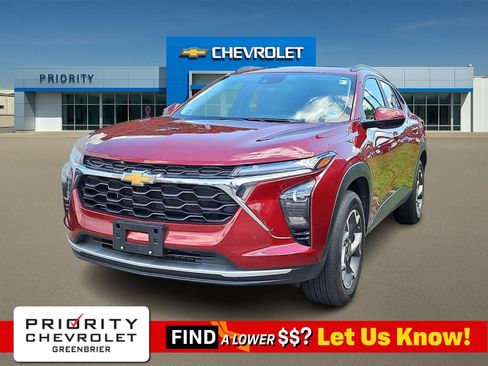 Used 2025 Chevrolet Trax LT w/ Driver Confidence Package FWD image 1
