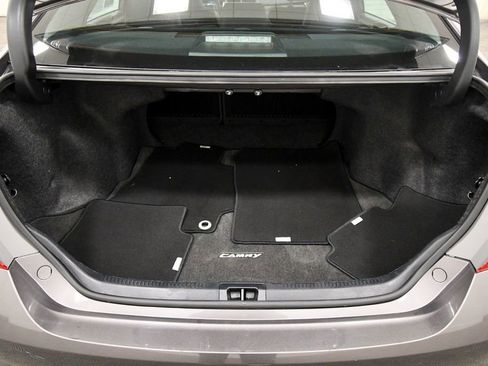 Used 2015 Toyota Camry XSE FWD image 7