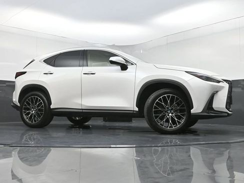 Used 2025 Lexus NX 250 FWD w/ Towing Package (2000 Lbs) image 34