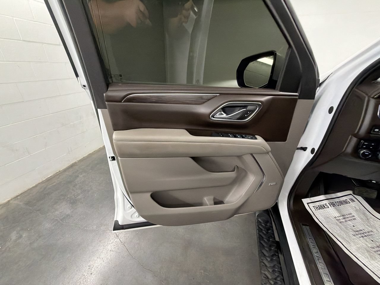 Certified 2024 Chevrolet Suburban Z71 w/ Luxury Package AWD/4WD image 23