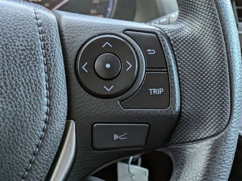 Used 2018 Toyota RAV4 LE image 26