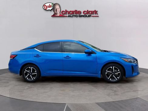 Used 2024 Nissan Sentra SV FWD image 7