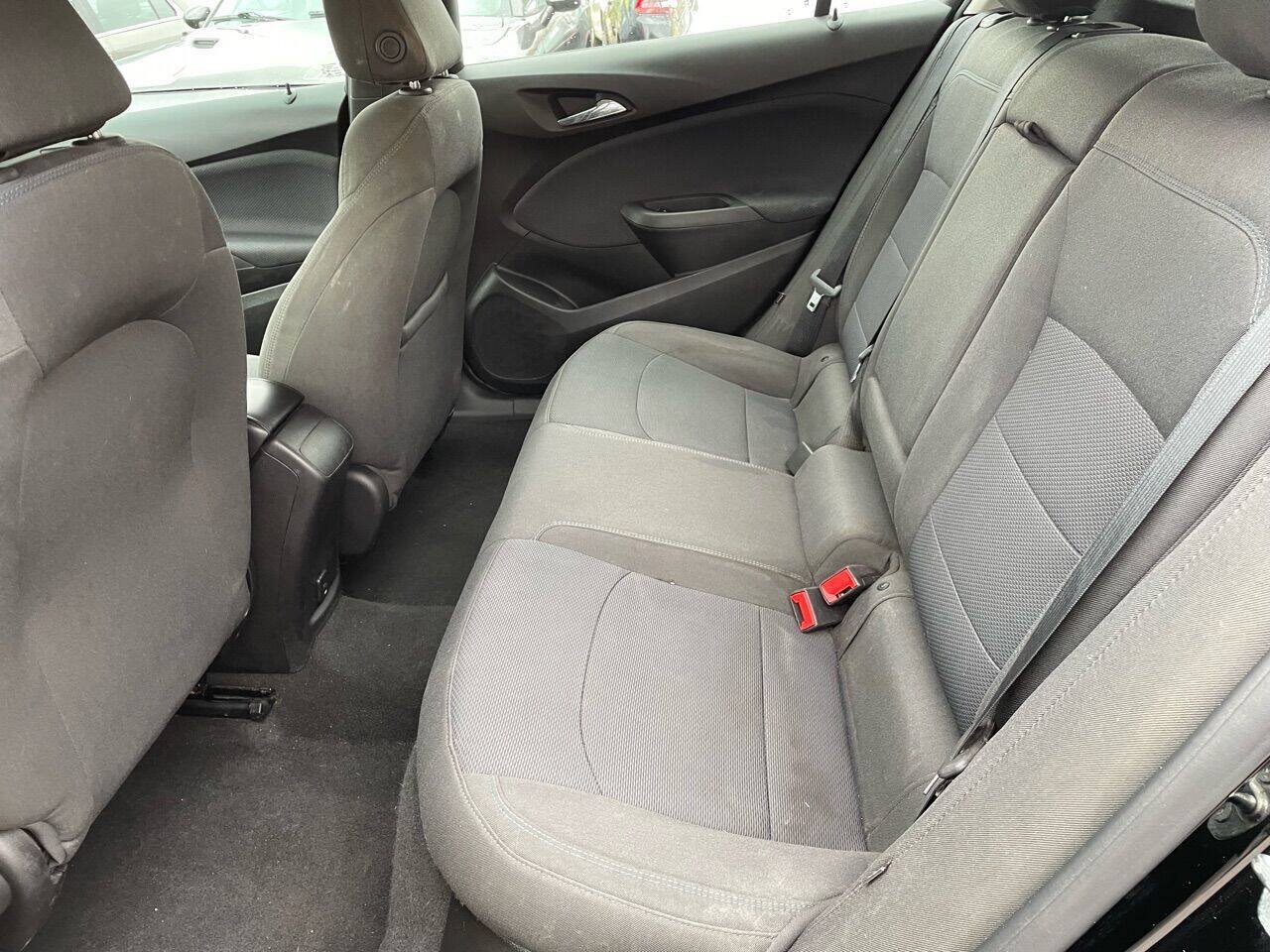 Used 2018 Chevrolet Cruze LT FWD image 8