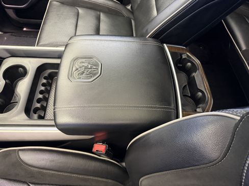Used 2022 RAM 1500 Laramie AWD/4WD image 25