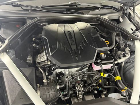 Used 2025 Genesis G70 2.5T image 35