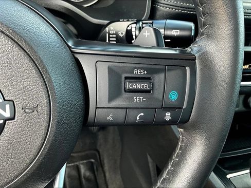 Used 2024 Nissan Rogue SV w/ SV Premium Package FWD image 13