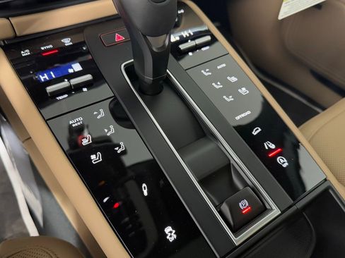 New 2026 Porsche Macan Turbo image 34