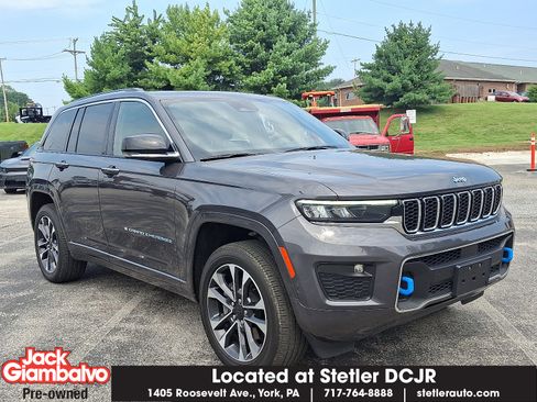 Certified 2024 Jeep Grand Cherokee Overland w/ Trailer Tow Package image 1