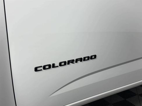 Used 2022 Chevrolet Colorado LT w/ LT Convenience Package image 10