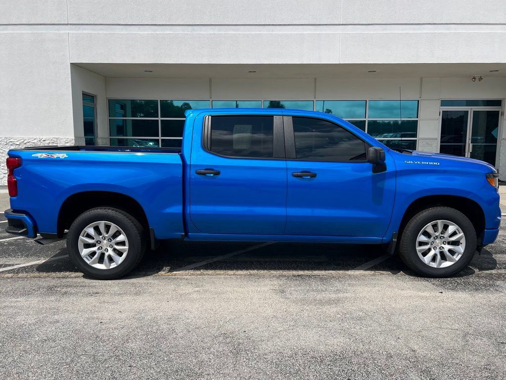 Used 2026 Chevrolet Silverado 1500 Custom AWD/4WD image 3